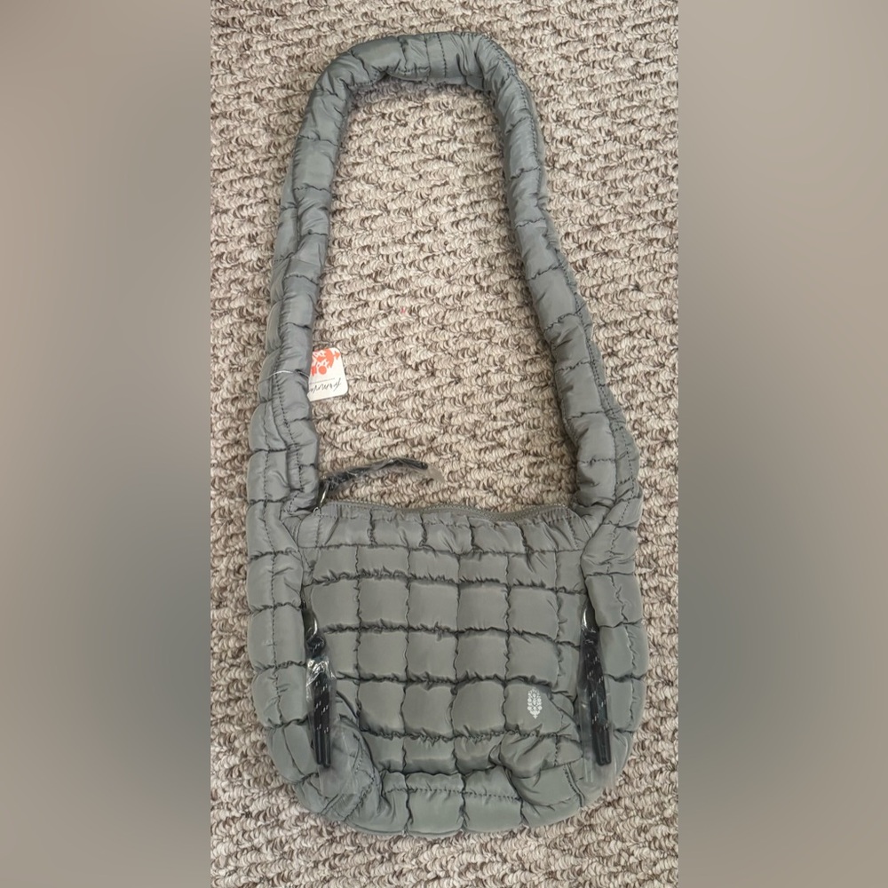 NWT Free People FP Movement Quilted Mini Carryall Sling - stone sage green - Picture 9 of 12